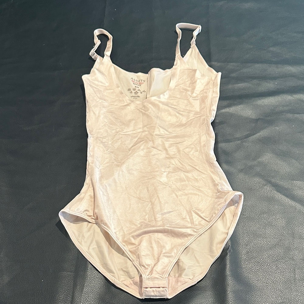Spanx Assets size Small